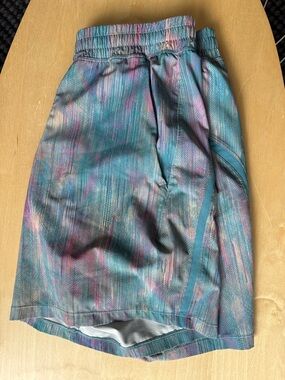 Lululemon Pace Breaker 7" - Medium